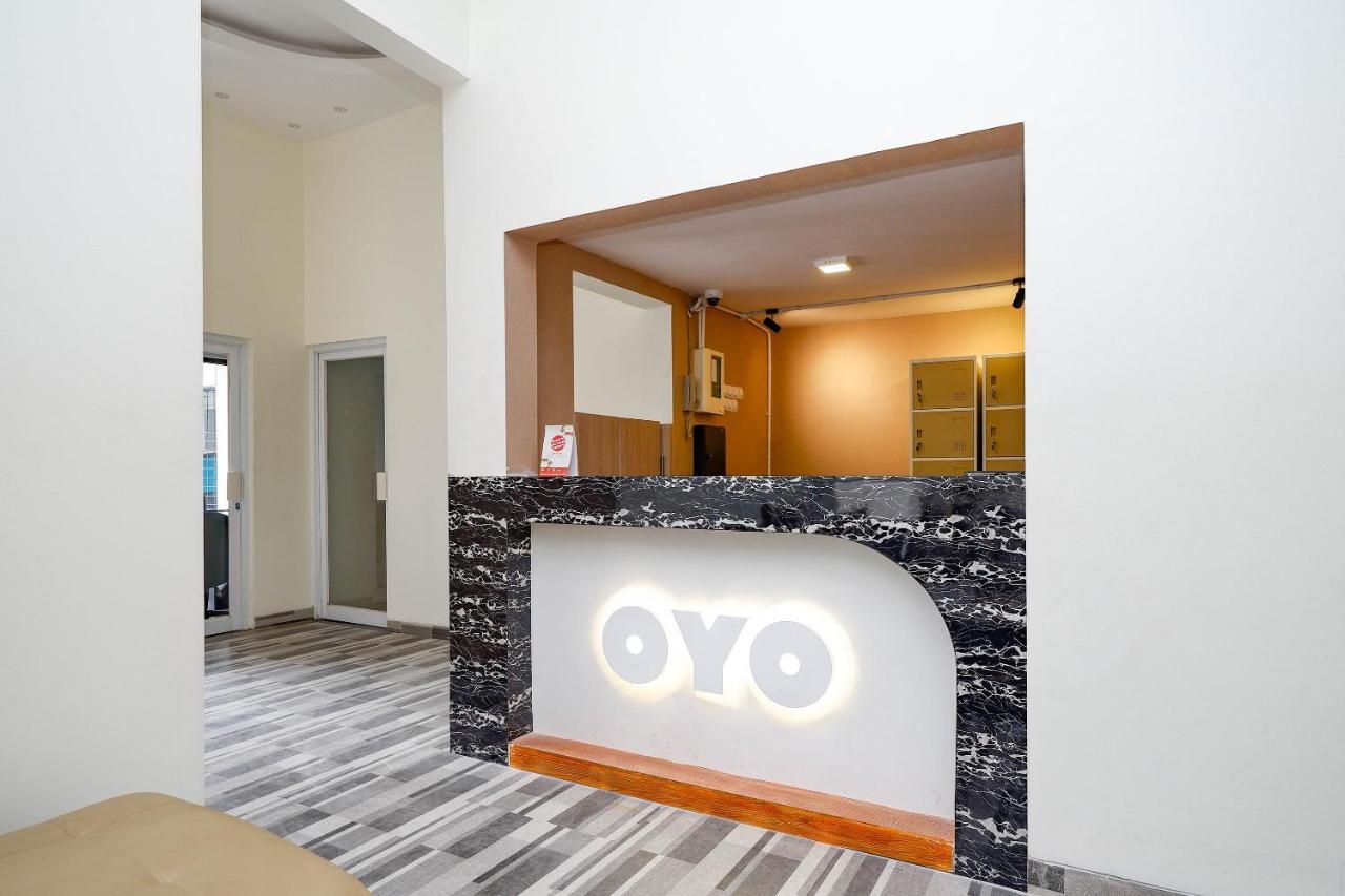Oyo Flagship 2124 Kars Inn Семаранг Экстерьер фото