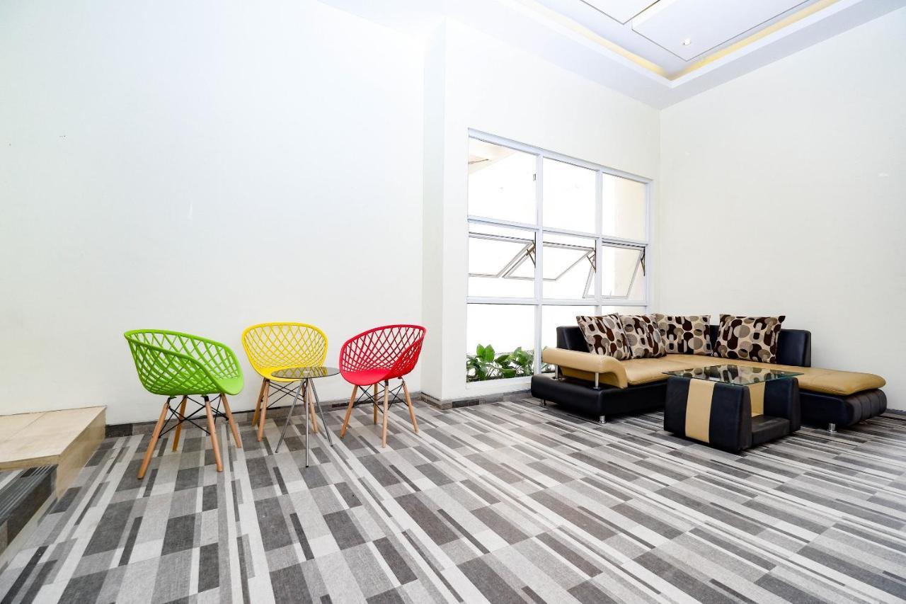 Oyo Flagship 2124 Kars Inn Семаранг Экстерьер фото